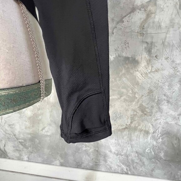 Lululemon Running Shirt Womens 2 Thumbholes Long Sleeve Black Classic Fit - Picture 2 of 5